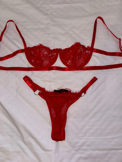Scarlet Allure - Lingerie