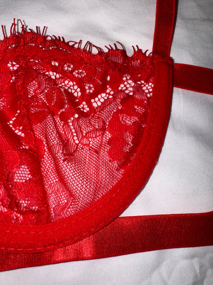 Scarlet Allure - Lingerie
