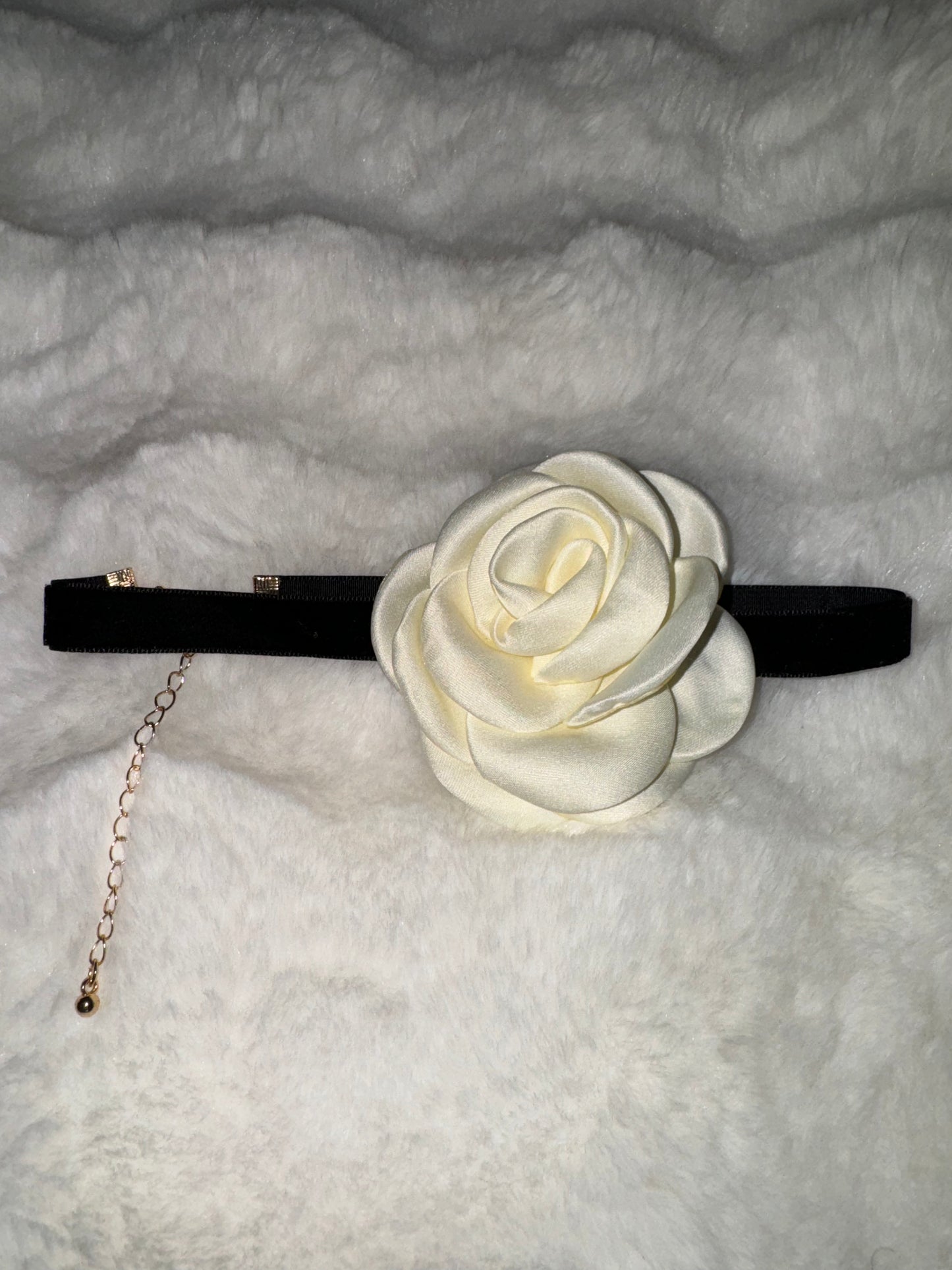 Rose - White Choker