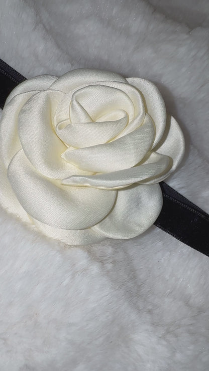 Rose - White Choker