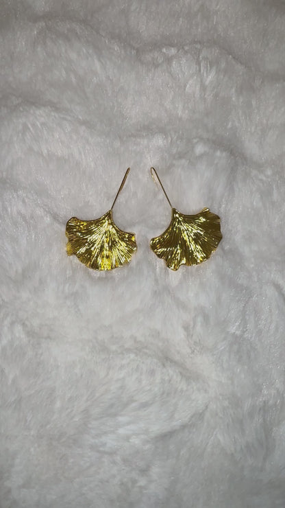 Serena - Golden Petal - Earrings